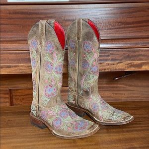 Women’s cowboy boots